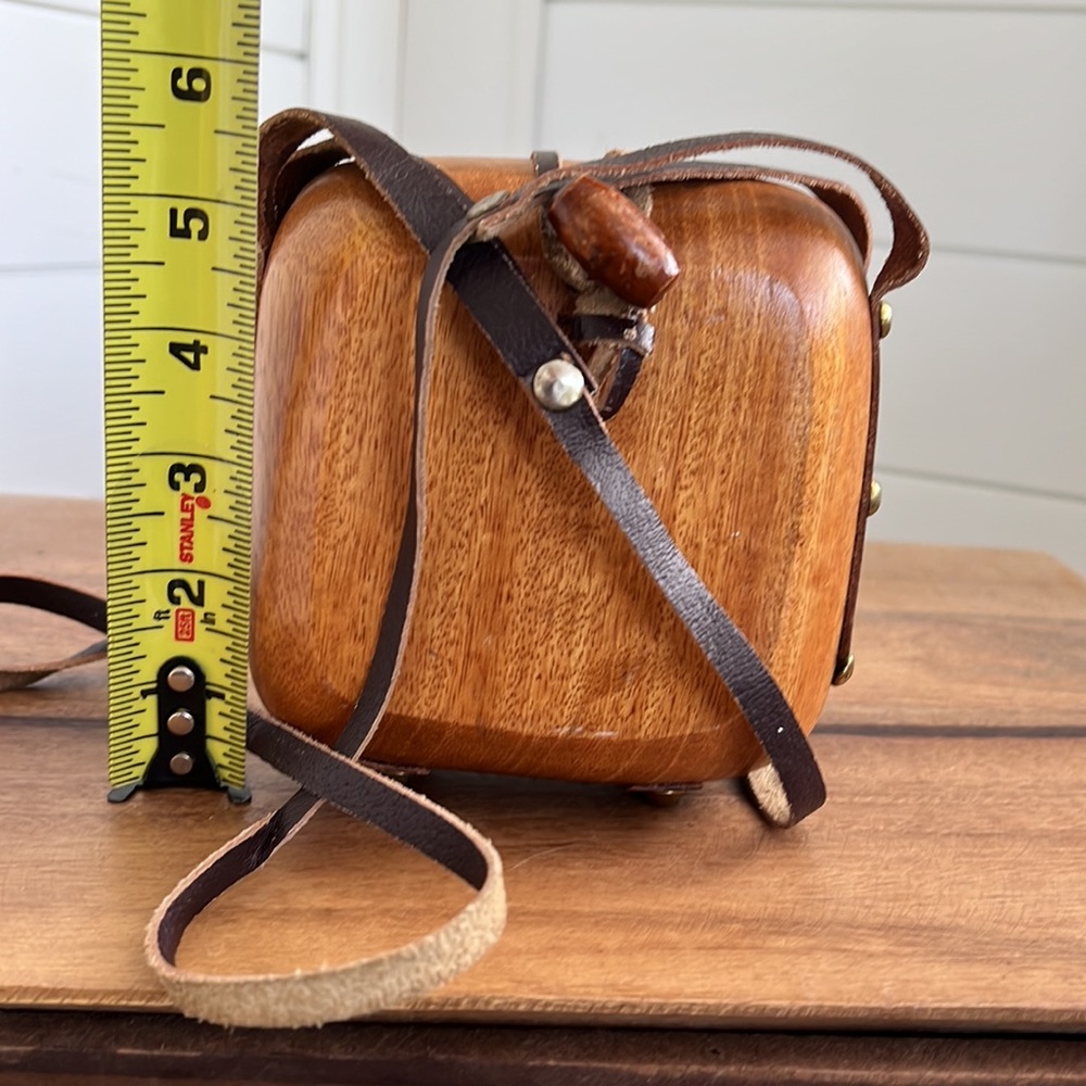 Vintage wood and leather crossbody - Picture 3 of 17